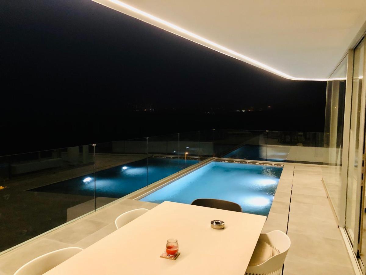 Rocavista - Villa With Heated Rooftop Pool And Amazing Ocean View 아데제 외부 사진
